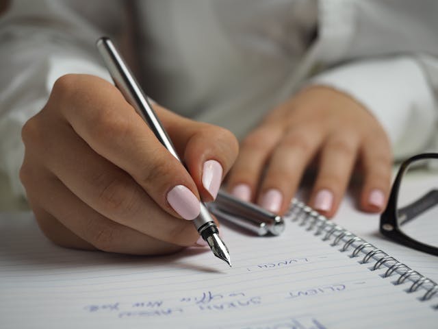 Cursos de especialização gratuitos a distância da UFR abrem 300 vagas