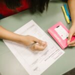 Concurso de Bertioga abre vagas para professores e diretor com salários de até R$ 5,8 mil