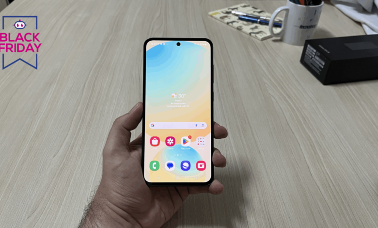 Galaxy S24 FE (256 GB) com 55% OFF na Black Friday 2025 • Tecnoblog