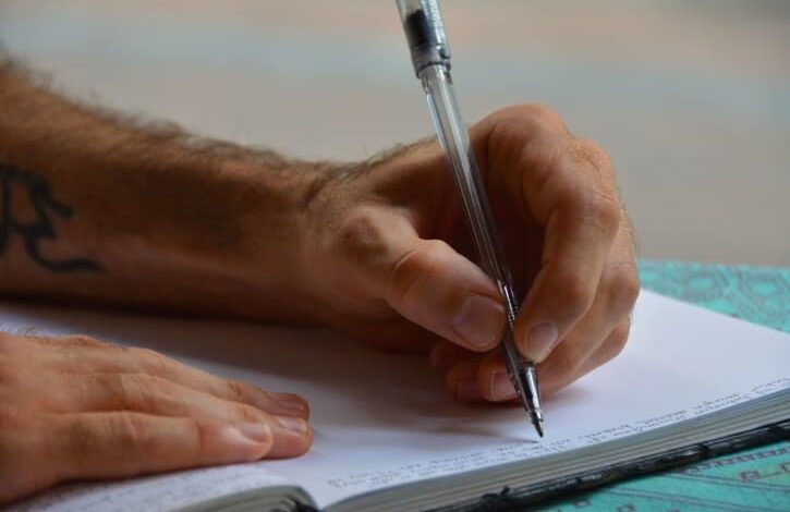 Concurso com salários de até R$ 5.660 encerra inscrições amanhã