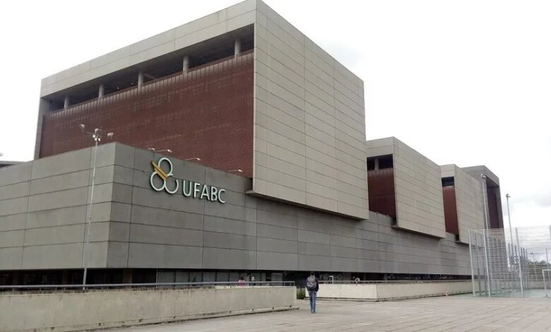 UFABC seleciona alunos para cursos de mestrado e doutorado gratuitos 2026