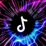 UE ameaça TikTok com multa bilionária por design viciante